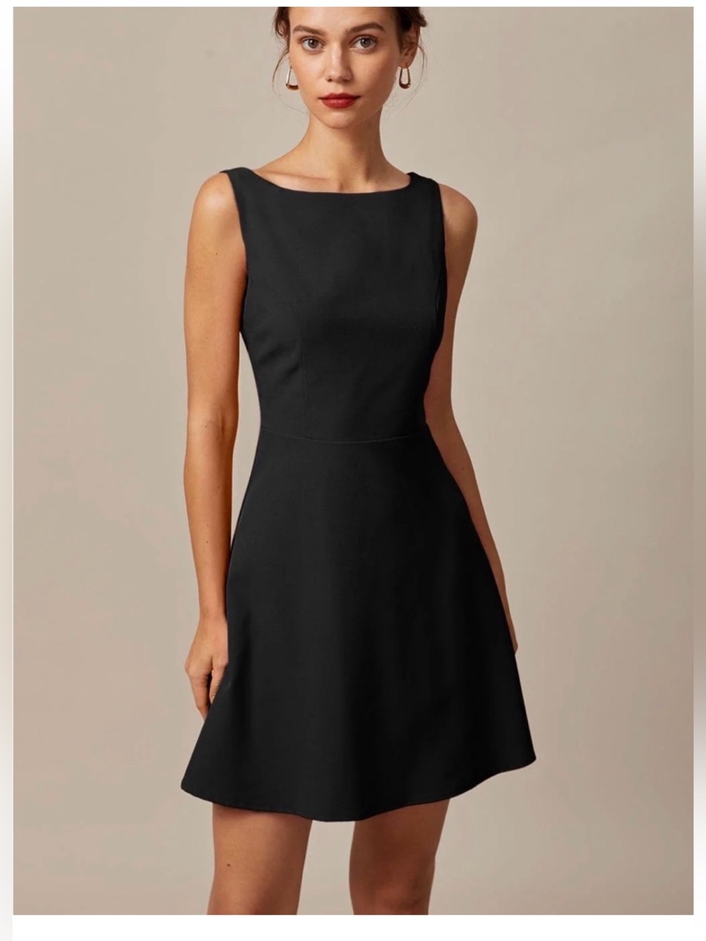 RIHOAS Sleek Black V-Back Mini Dress